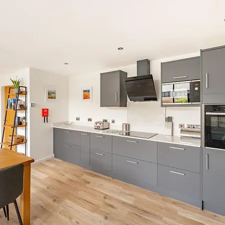 2 Bed In Oc-lr145 *