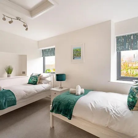 2 Bed In Oc-lr145