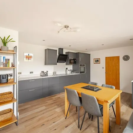 2 Bed In Oc-lr145 אמבלסייד